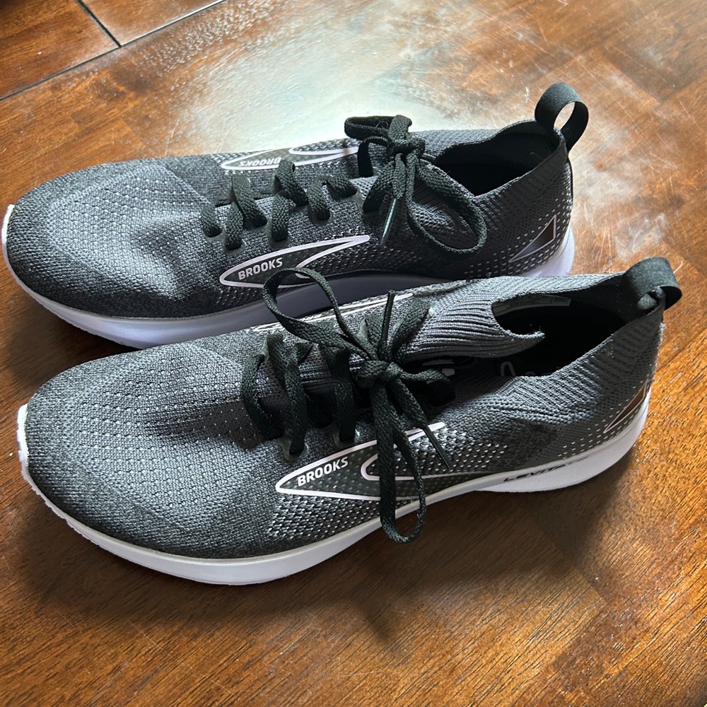 Brooks Levitate Running Shoe